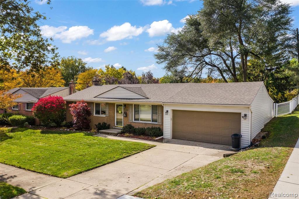 723 Miller Avenue Rochester, MI 48307 - Photo 2 of 30