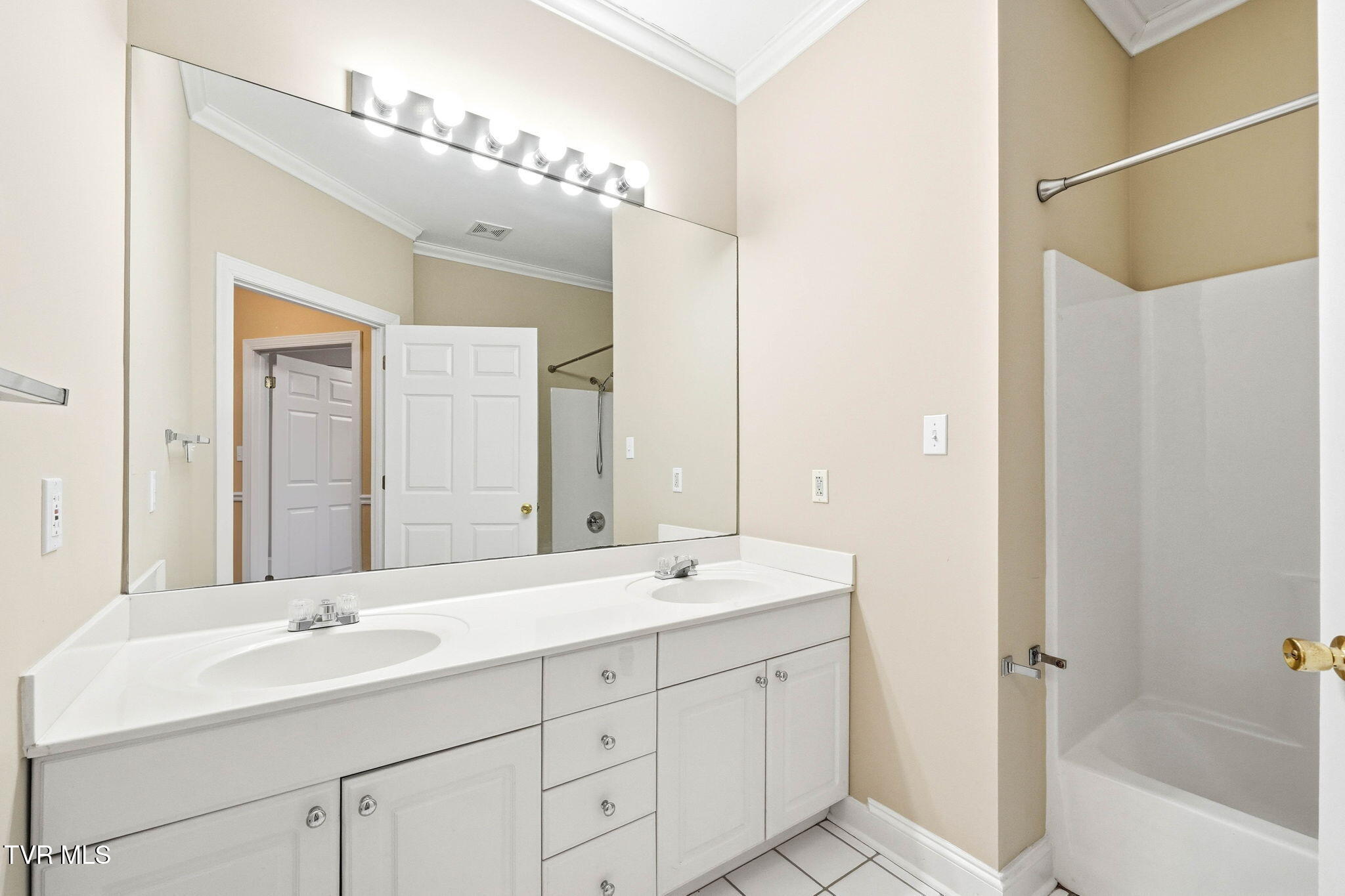 1812 Boones Creek Road Jonesborough, TN 37659 - Photo 22 of 90 22-web-or-mls-1812 Boones Creek Rd-28