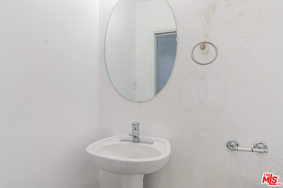 127 South Carson Road Beverly Hills, CA 90211 - Photo 13 of 22
