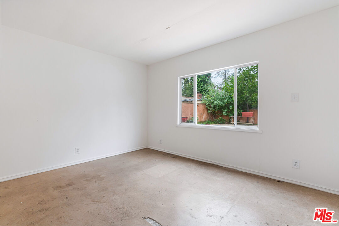 127 South Carson Road Beverly Hills, CA 90211 - Photo 17 of 22
