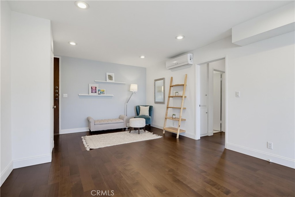 8738 Delgany Avenue, Unit 301 Playa del Rey, CA 90293 - Photo 10 of 32 Gallery Image 10