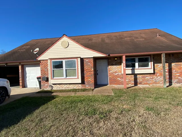 $230,000 | 512 Harold Lane, Baytown, TX 77521