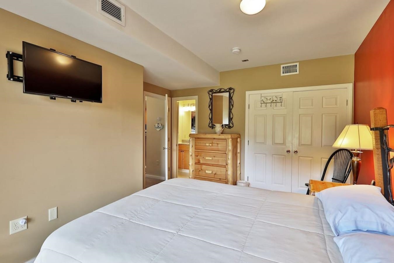 91 White Loop, Unit G106 Ludlow, VT 05149 - Photo 3 of 24 Gallery Image 3