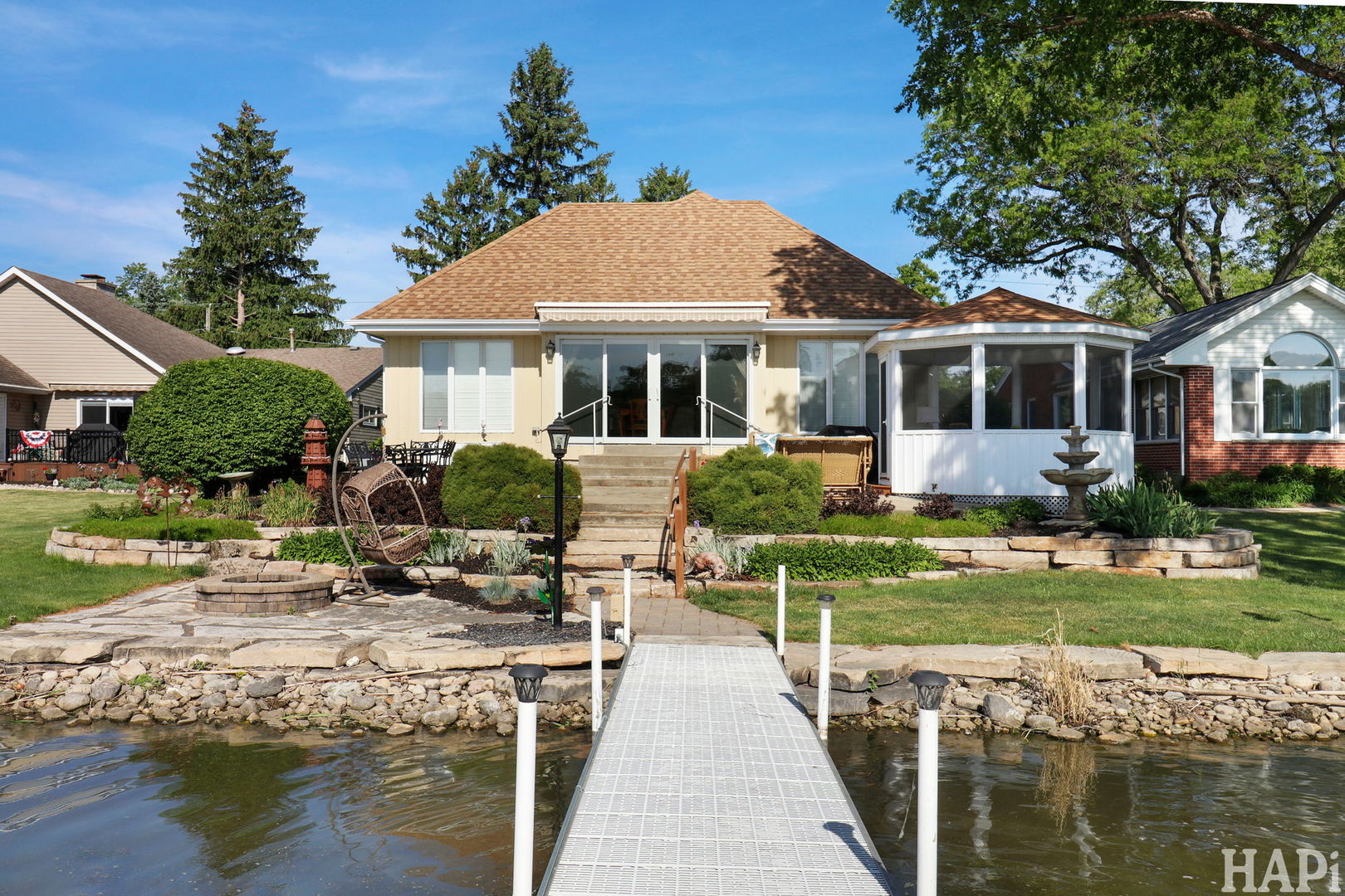 716 South Riverside Drive McHenry, IL 60050 - Photo 4 of 57