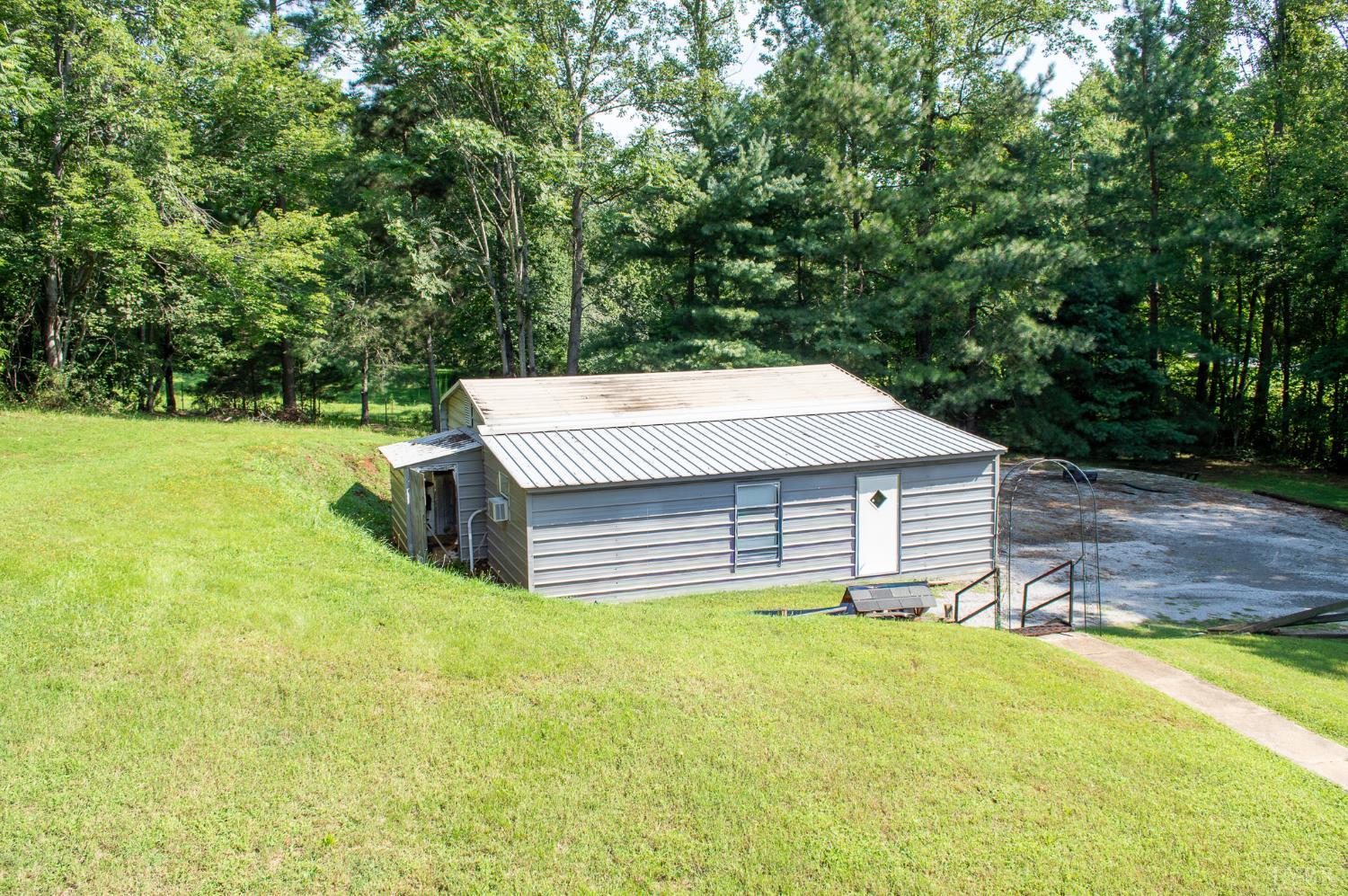 120 Windy Road Gretna, VA 24557 - Photo 26 of 30 Gallery Image 26