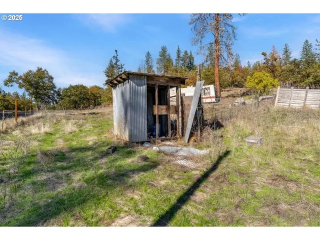 $295,000 | 18922 Antioch Road, White City, OR 97503