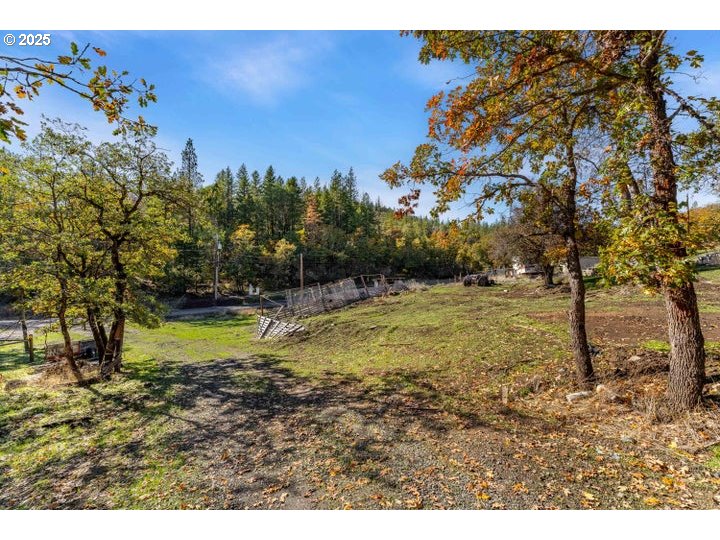 18922 Antioch Road White City, OR 97503 - Photo 16 of 19