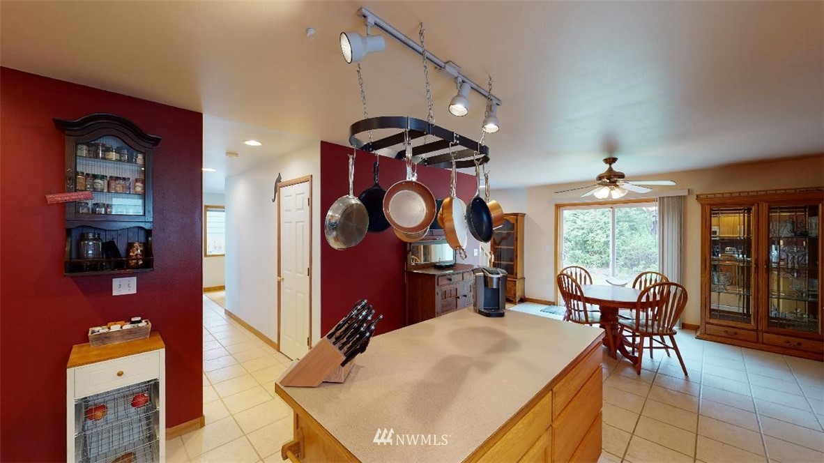 4015 Glengary Road Bellingham, WA 98226 - Photo 11 of 27 Gallery Image 11