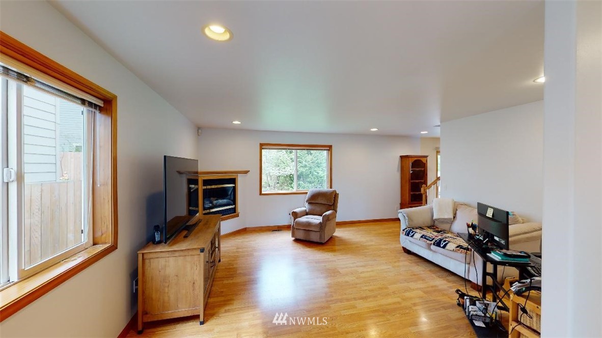 4015 Glengary Road Bellingham, WA 98226 - Photo 4 of 27 Gallery Image 4