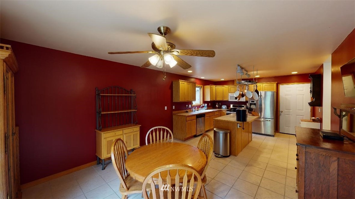4015 Glengary Road Bellingham, WA 98226 - Photo 8 of 27 Gallery Image 8