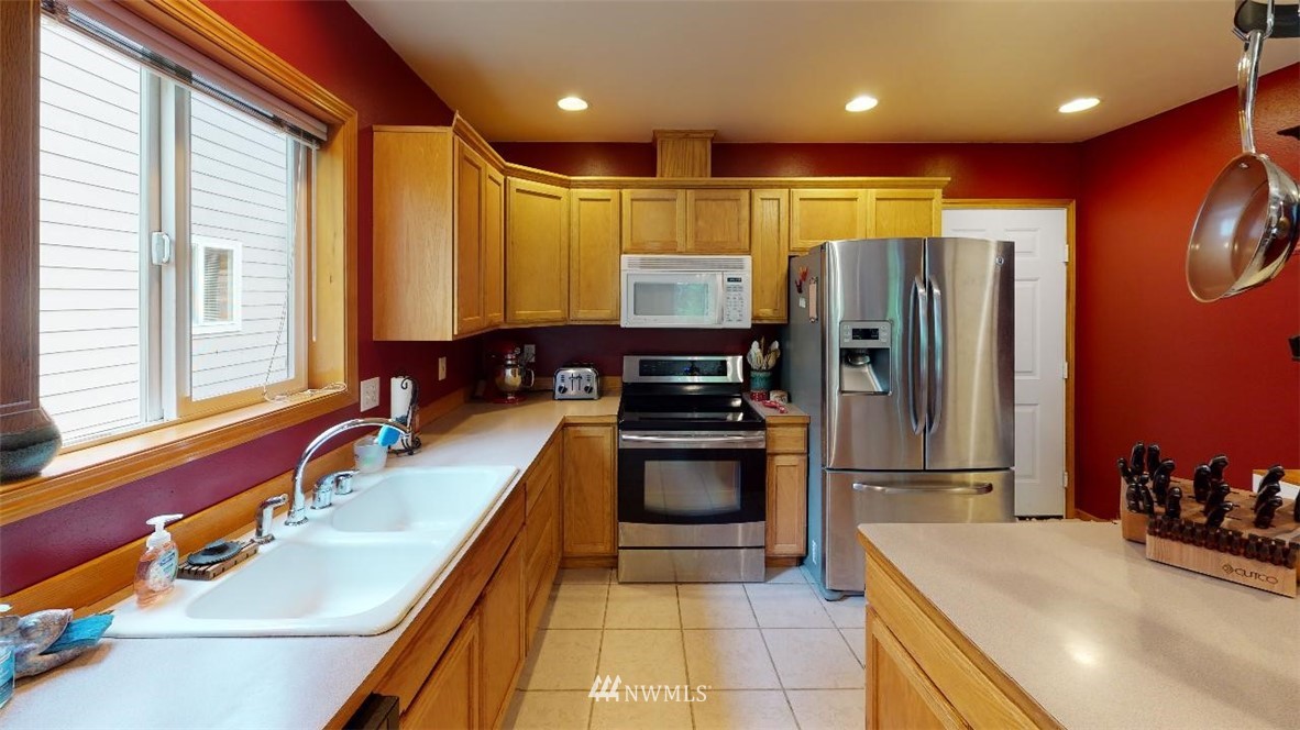 4015 Glengary Road Bellingham, WA 98226 - Photo 10 of 27 Gallery Image 10