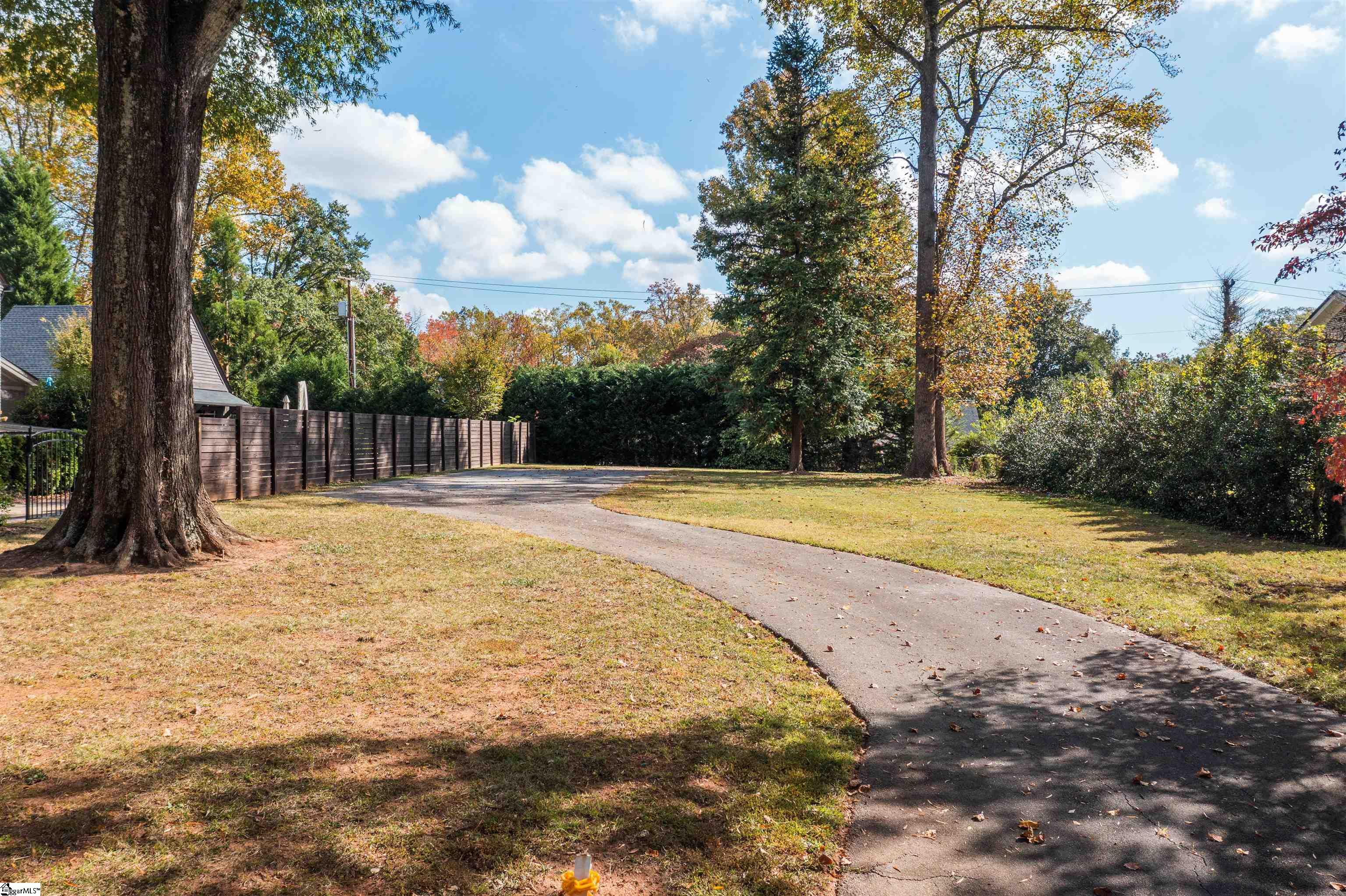 1724 B North Main St  