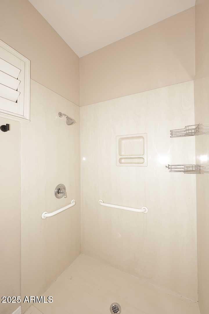 2007 East Topeka Drive Phoenix, AZ 85024 - Photo 20 of 34 a bathroom with a shower
