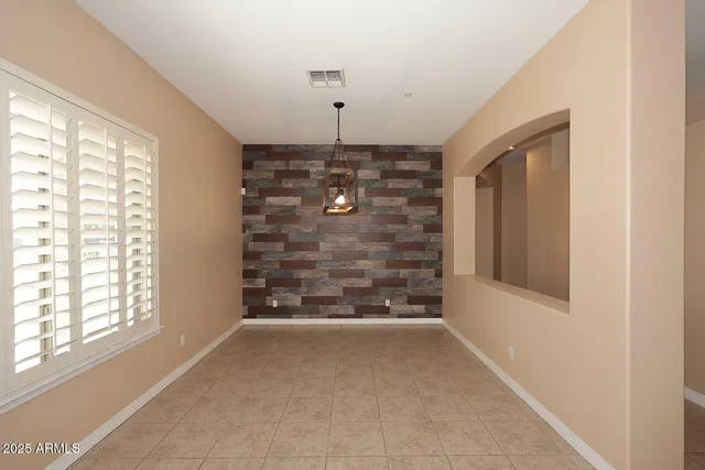 a view of entryway with a window