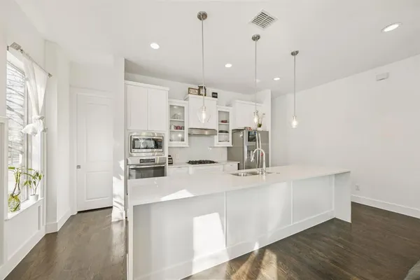 $3,200 | 3002 Zenia Drive, Dallas, TX 75204