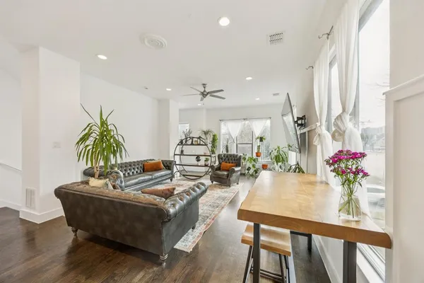 $3,200 | 3002 Zenia Drive, Dallas, TX 75204