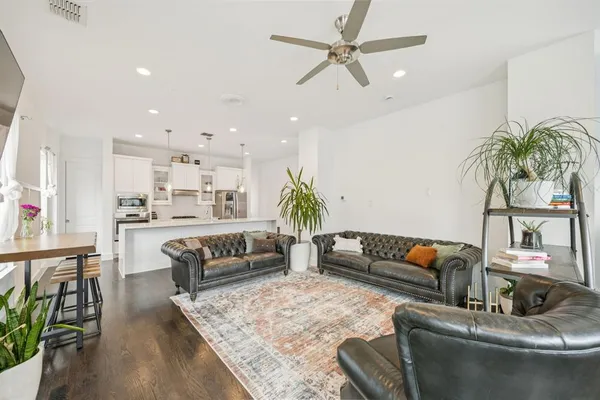 $3,200 | 3002 Zenia Drive, Dallas, TX 75204