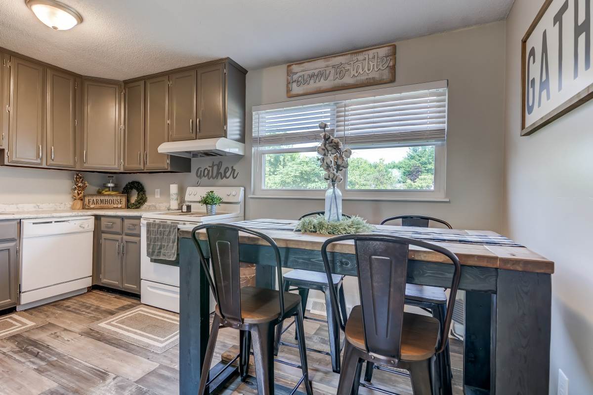 3913 Jonquil Lane Springfield, IL 62707 - Photo 15 of 35