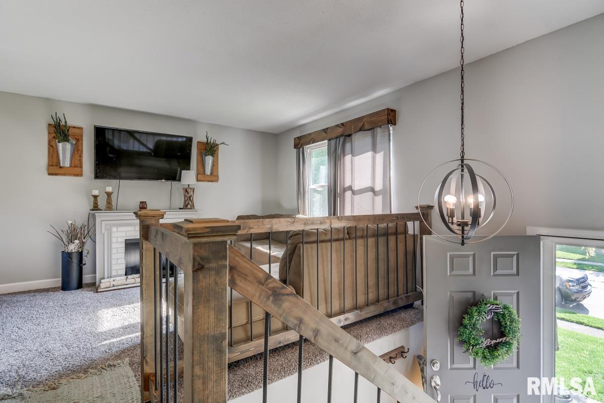 3913 Jonquil Lane Springfield, IL 62707 - Photo 9 of 35