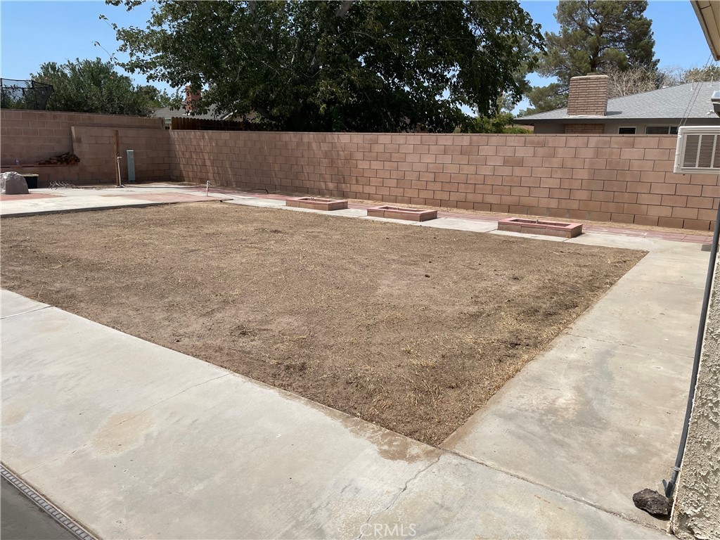 526 West Las Flores Avenue Ridgecrest, CA 93555 - Photo 6 of 22