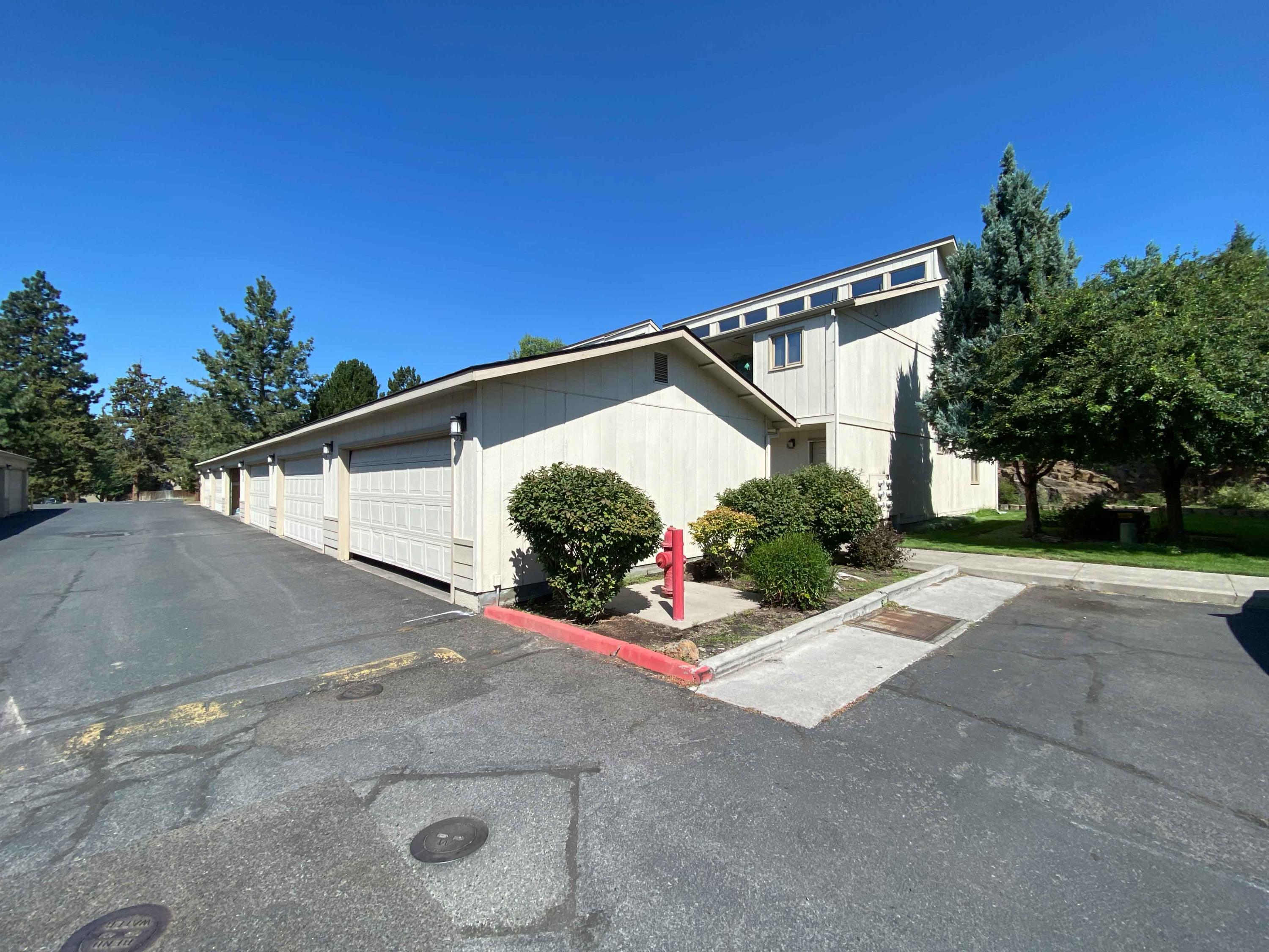 1050 Northeast Butler Market Road, Unit 55 Bend, OR 97701 - Photo 22 of 25 1050 NE Butler Market #55-37