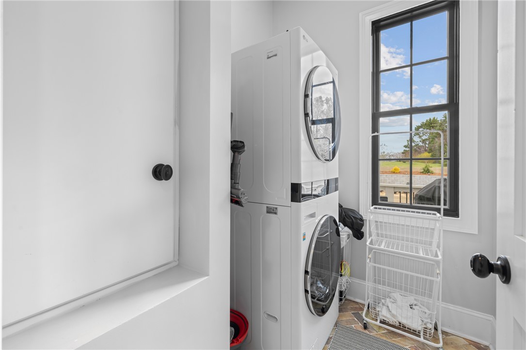 677 Lightwood Road Hartwell, GA 30643 - Photo 19 of 42 This dedicated laundry space offers convenience and abundant natural light.