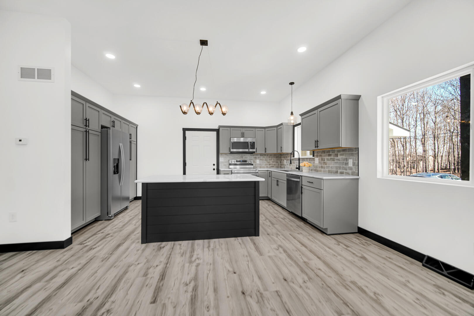 3005 Silhavy Road Valparaiso, IN 46383 - Photo 9 of 31 1620x1080