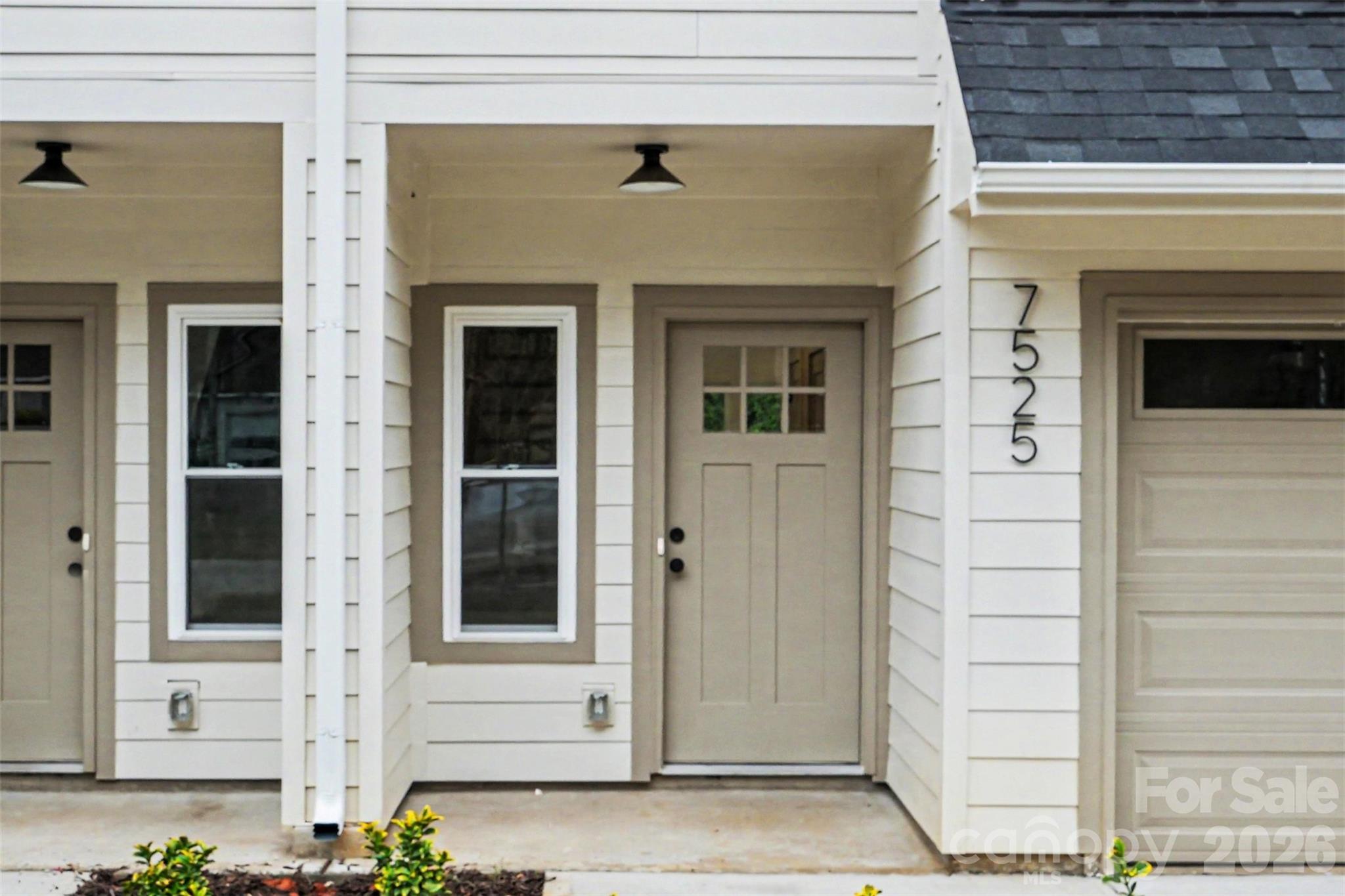 7521 Lawyers Road Charlotte, NC 28227 - Photo 31 of 35 a front view of a house