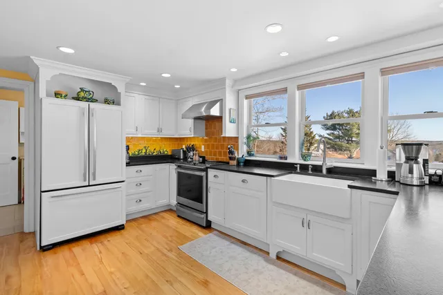 $1,200,000 | 902 Dutch Neck Road, Waldoboro, ME 04572