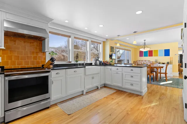 $1,200,000 | 902 Dutch Neck Road, Waldoboro, ME 04572