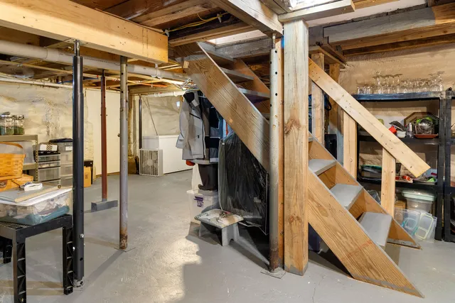 $1,200,000 | 902 Dutch Neck Road, Waldoboro, ME 04572