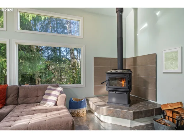 $360,000 | 9460 Northeast 18th Avenue, Rockaway Beach, OR 97136