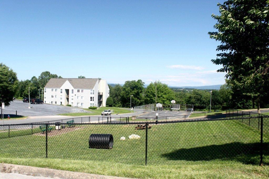 1336 Hunters Road, Unit D Harrisonburg, VA 22801 - Photo 18 of 19