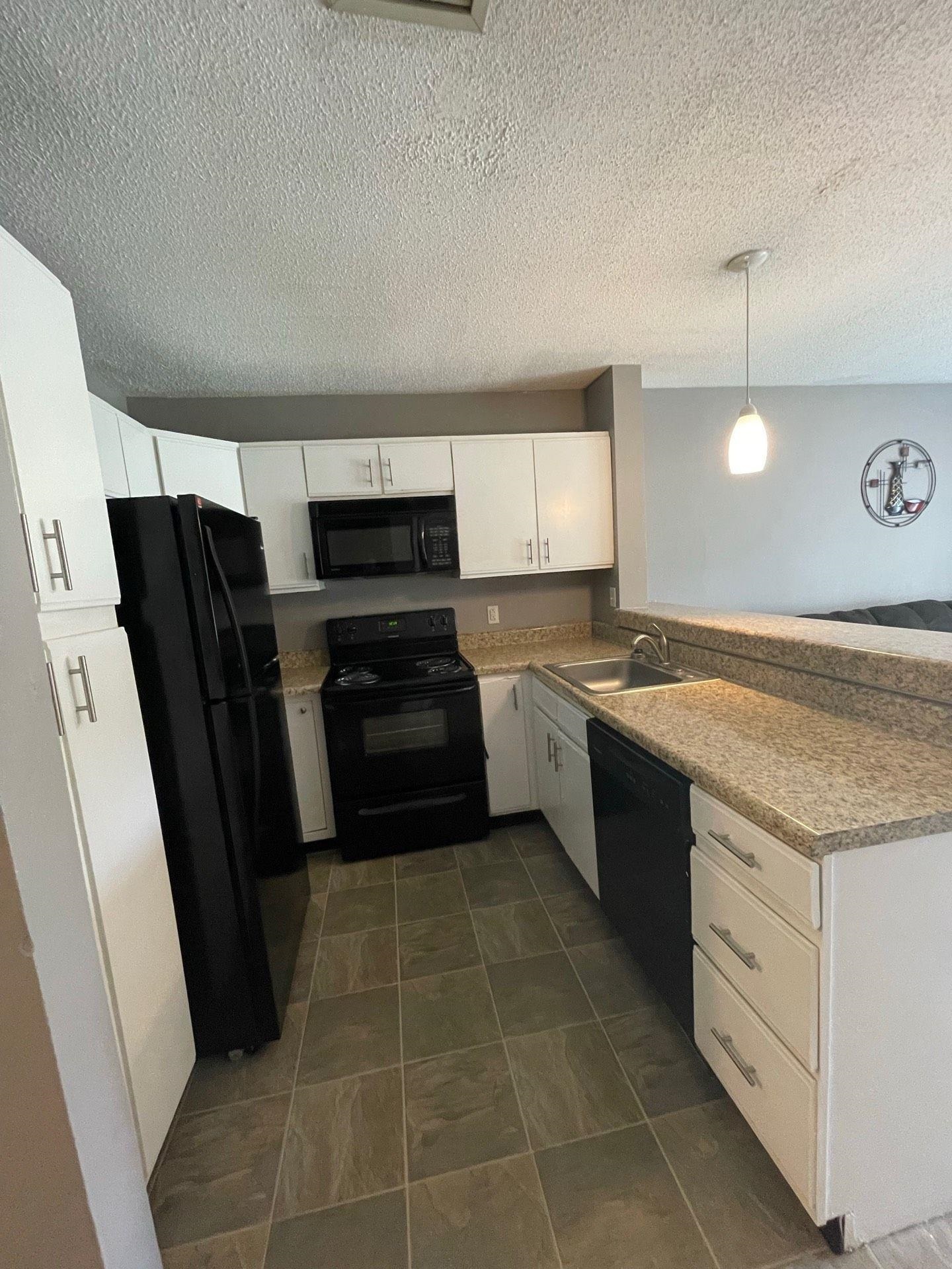 1336 Hunters Road, Unit D Harrisonburg, VA 22801 - Photo 2 of 19