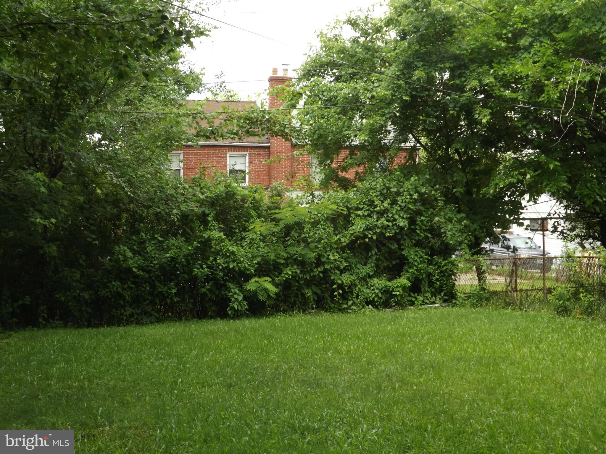 6204 Tramore Road Baltimore, MD 21214 - Photo 2 of 14 Backyard