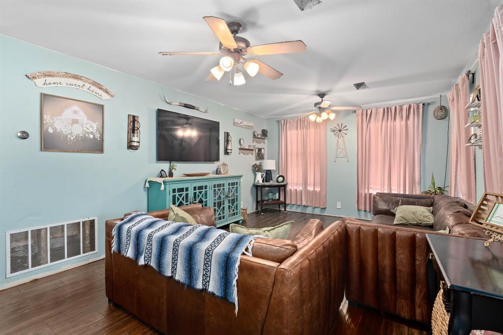 509 Brumley Road Krugerville, TX 76227 - Photo 11 of 28 Gallery Image 11