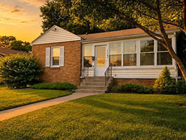 $189,900 | 320 De Soto Street, Ottawa, IL 61350