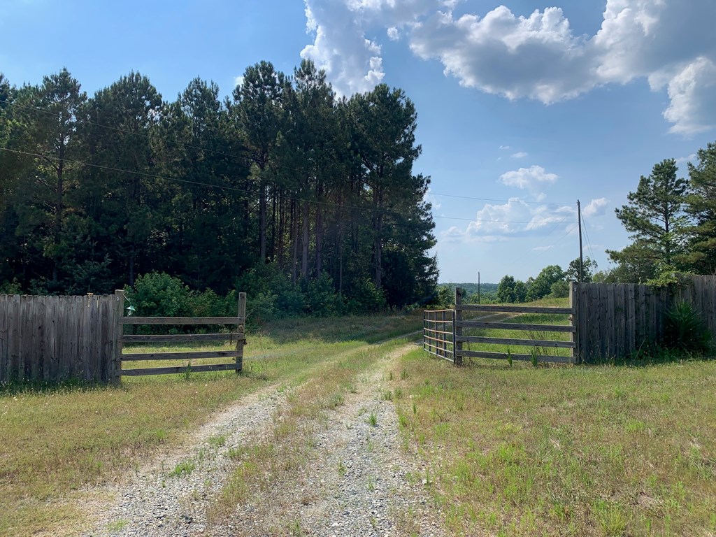 2008 Ridge Road Hodges, SC 29653 - Photo 4 of 17