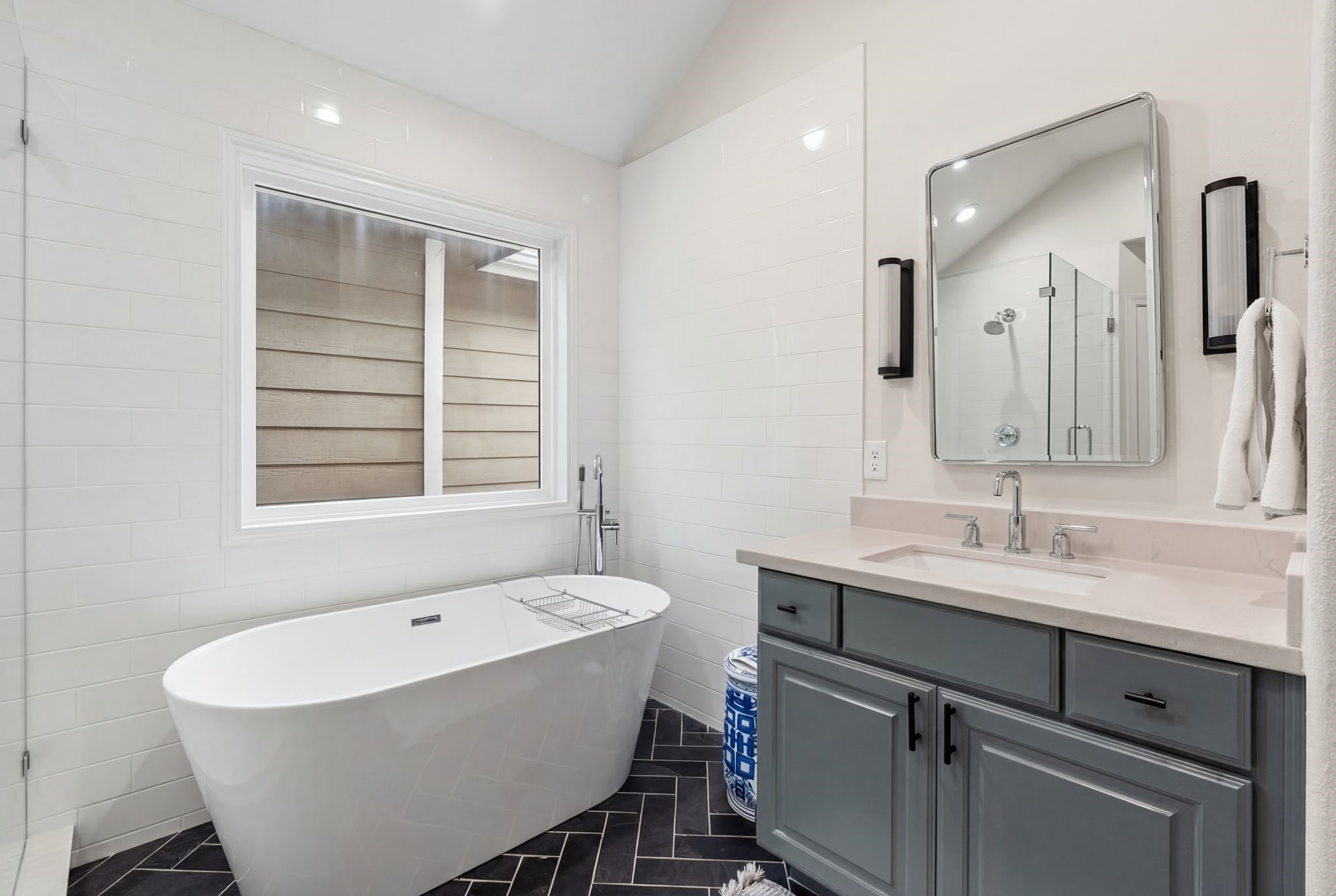 834 West 18th Street, Unit B Houston, TX 77008 - Photo 16 of 24 Hidden medicine cabinets behind each mirror