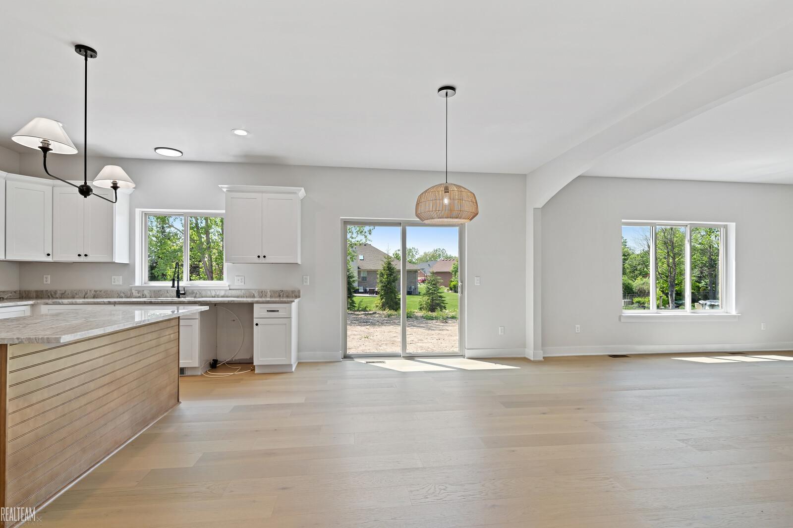 52385 Sass Road New Baltimore, MI 48047 - Photo 9 of 39 50152733-FCD7C0F4-AD59-4D60-8C89-6C1A0CE68D0C.JPG