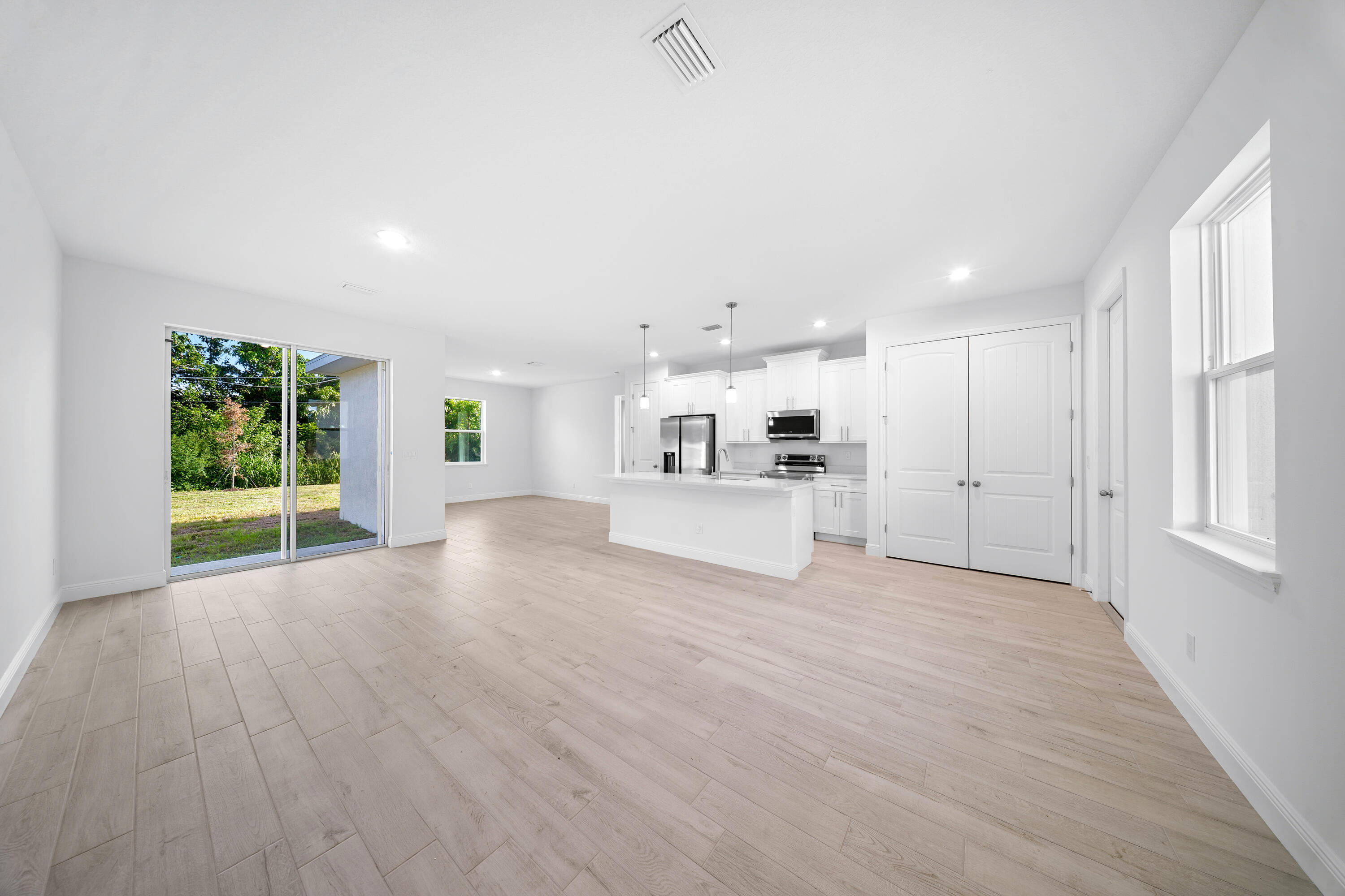 6505 Salerno Road Fort Pierce, FL 34951 - Photo 4 of 34 DSC07986