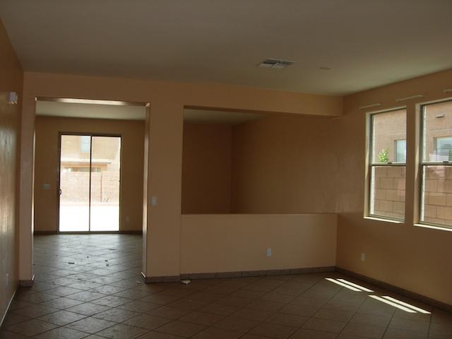 3238 West Apollo Road Phoenix, AZ 85041 - Photo 4 of 25 4