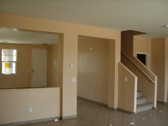 3238 West Apollo Road Phoenix, AZ 85041 - Photo 8 of 25 8