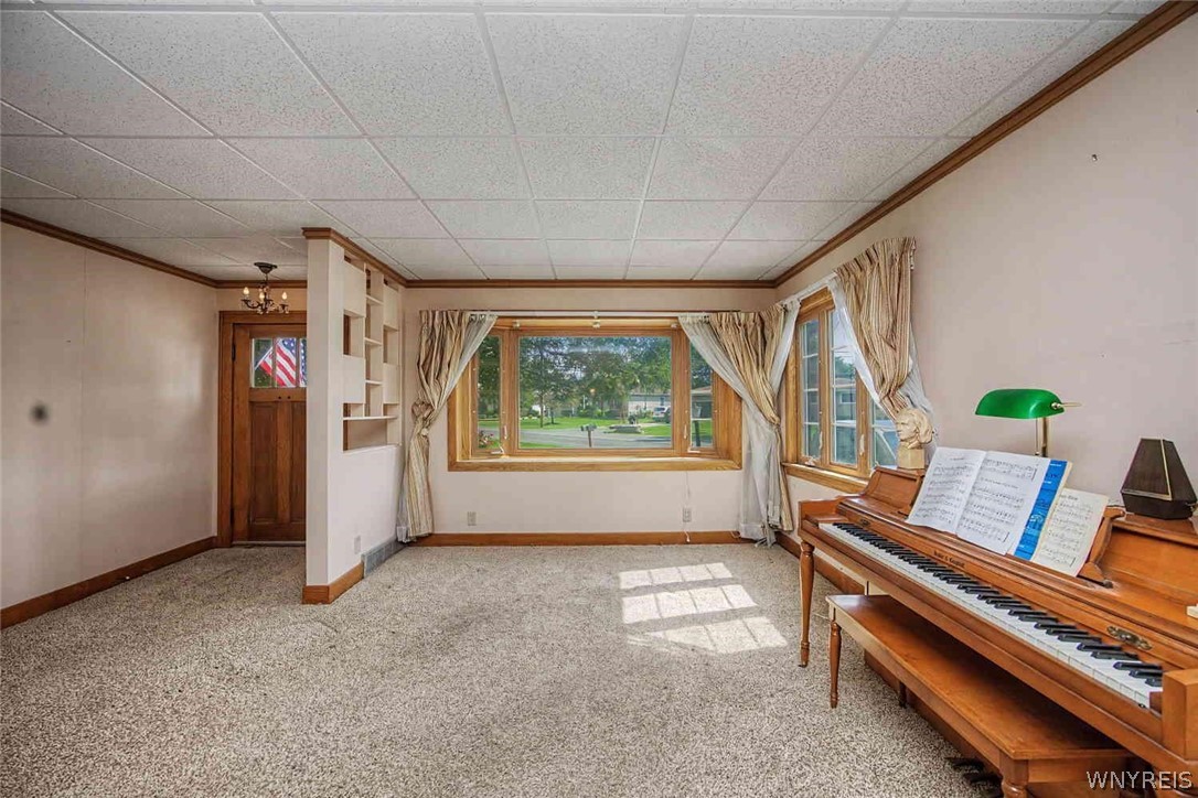 2020 Tuscarora Road Niagara, NY 14304 - Photo 19 of 50 living room