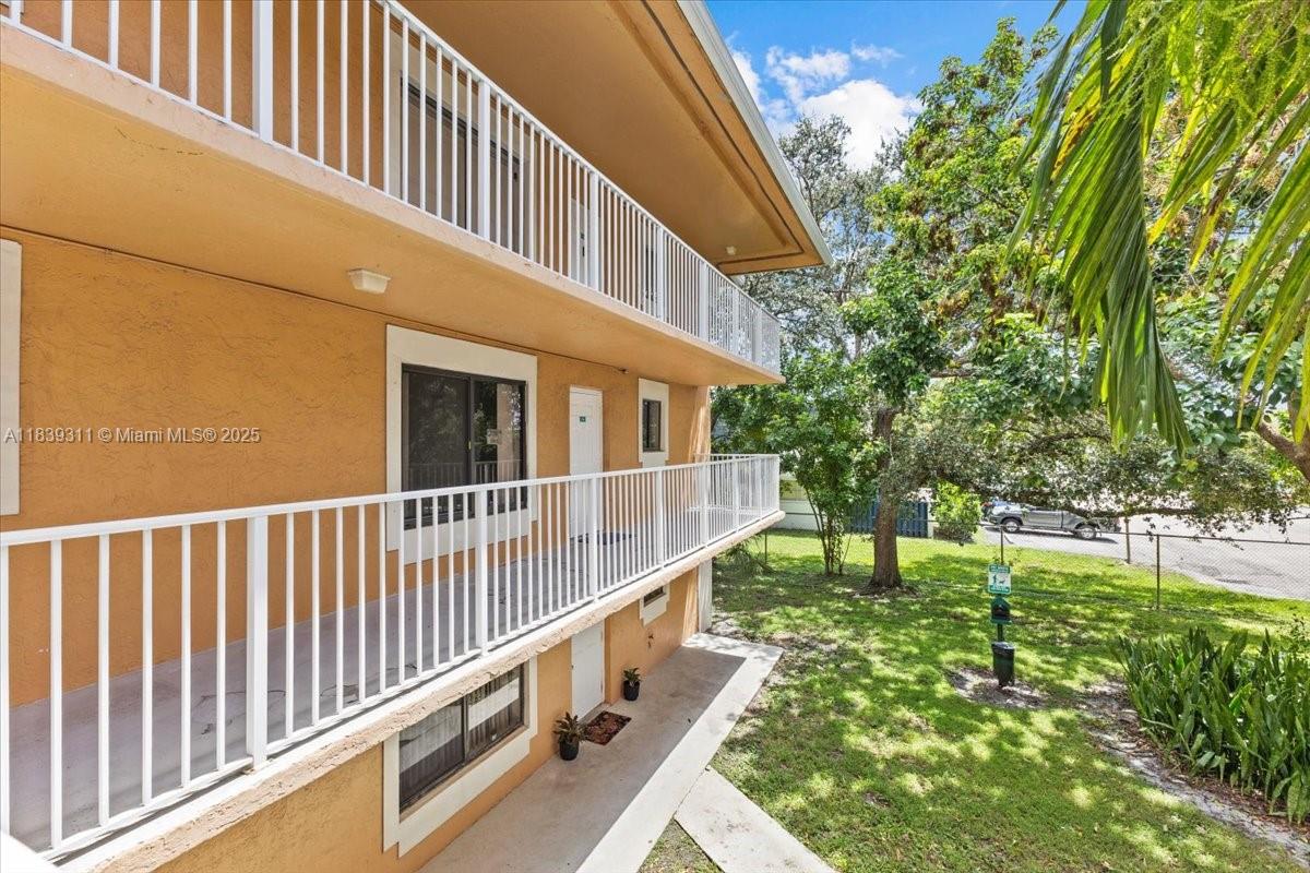 6900 Southwest 39th Street, Unit 208J Davie, FL 33314 - Photo 3 of 28