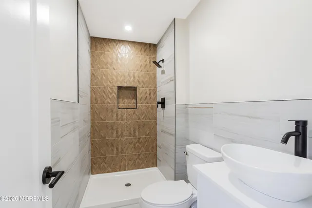 $639,000 | 5 New Castle Court, Jackson, NJ 08527