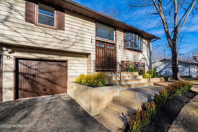 $639,000 | 5 New Castle Court, Jackson, NJ 08527