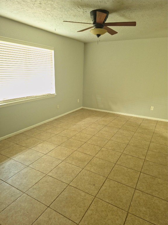 3202 Yale Street, Unit 6 Houston, TX 77018 - Photo 12 of 18 a view of a room and an empty space