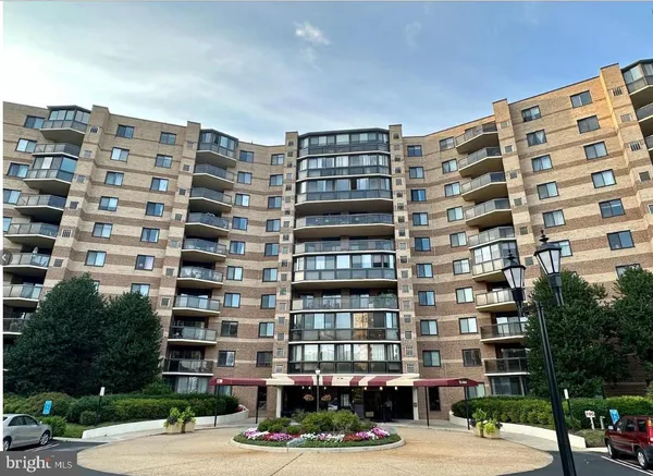 $3,000 | 8380 Greensboro Drive, Unit 925, McLean, VA 22102