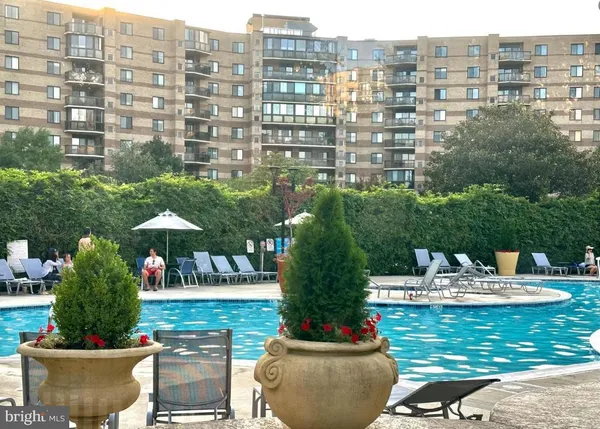 $3,000 | 8380 Greensboro Drive, Unit 925, McLean, VA 22102